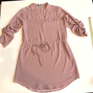 Shirt dress, V neck, Drawstring waist, long Sleeve Buttons pull into 3/4 length